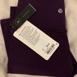 Lululemon NWT Deep Zinfandel High Times, size 4
